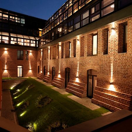 Great Polonia The Granary La Suite Hotel Wroclaw Luaran gambar The courtyard of the museum