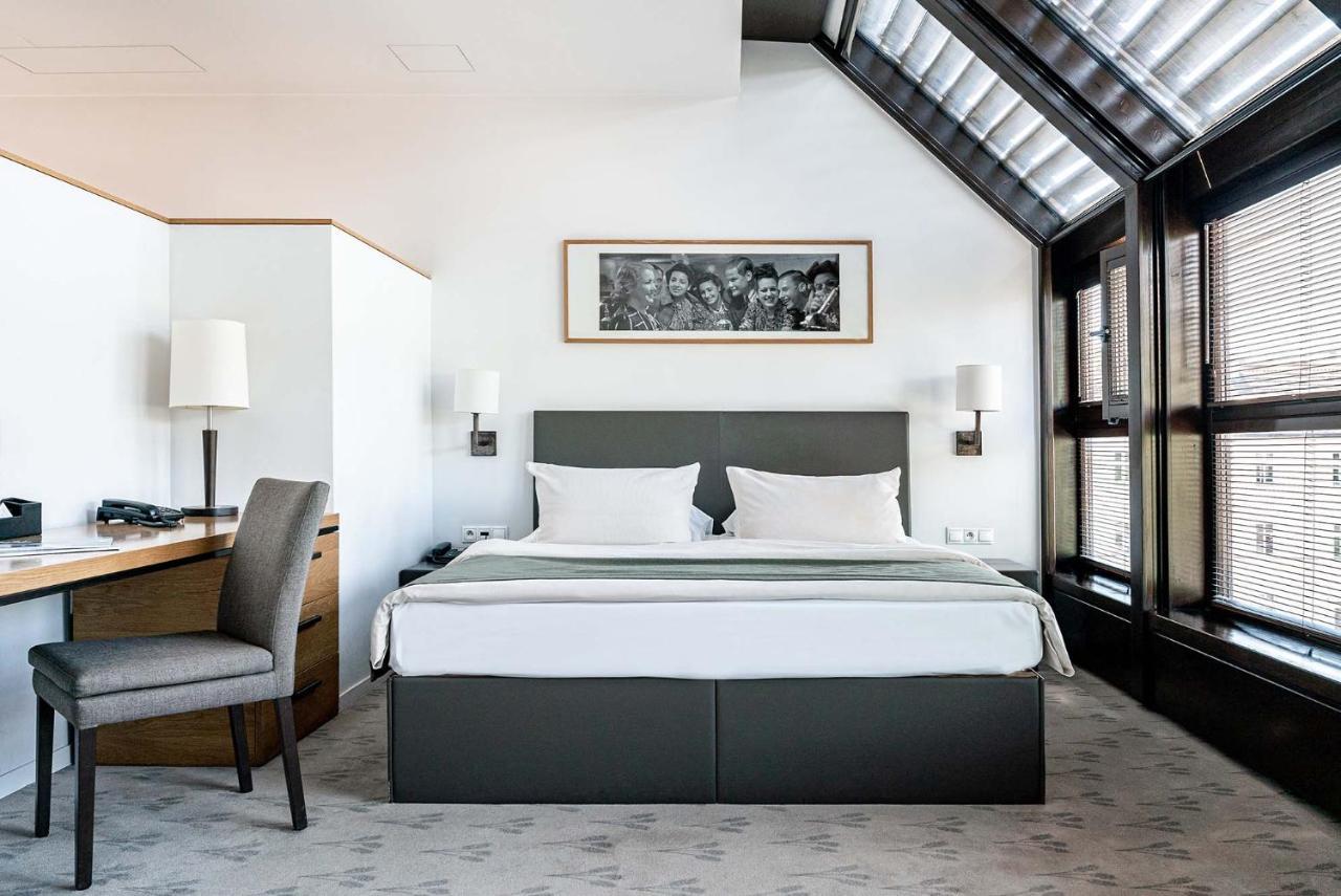 Great Polonia The Granary La Suite Hotel Wroclaw Luaran gambar A room at the hotel