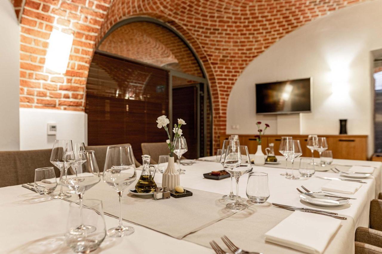 Great Polonia The Granary La Suite Hotel Wroclaw Luaran gambar Wine tasting room