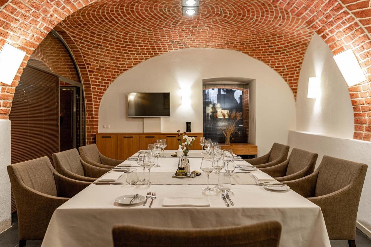 Great Polonia The Granary La Suite Hotel Wroclaw Luaran gambar Restaurant AOC
