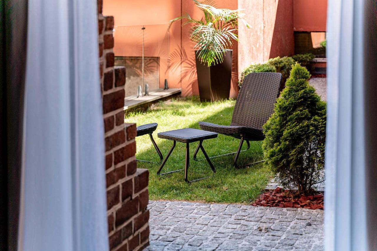 Great Polonia The Granary La Suite Hotel Wroclaw Luaran gambar The courtyard of the museum