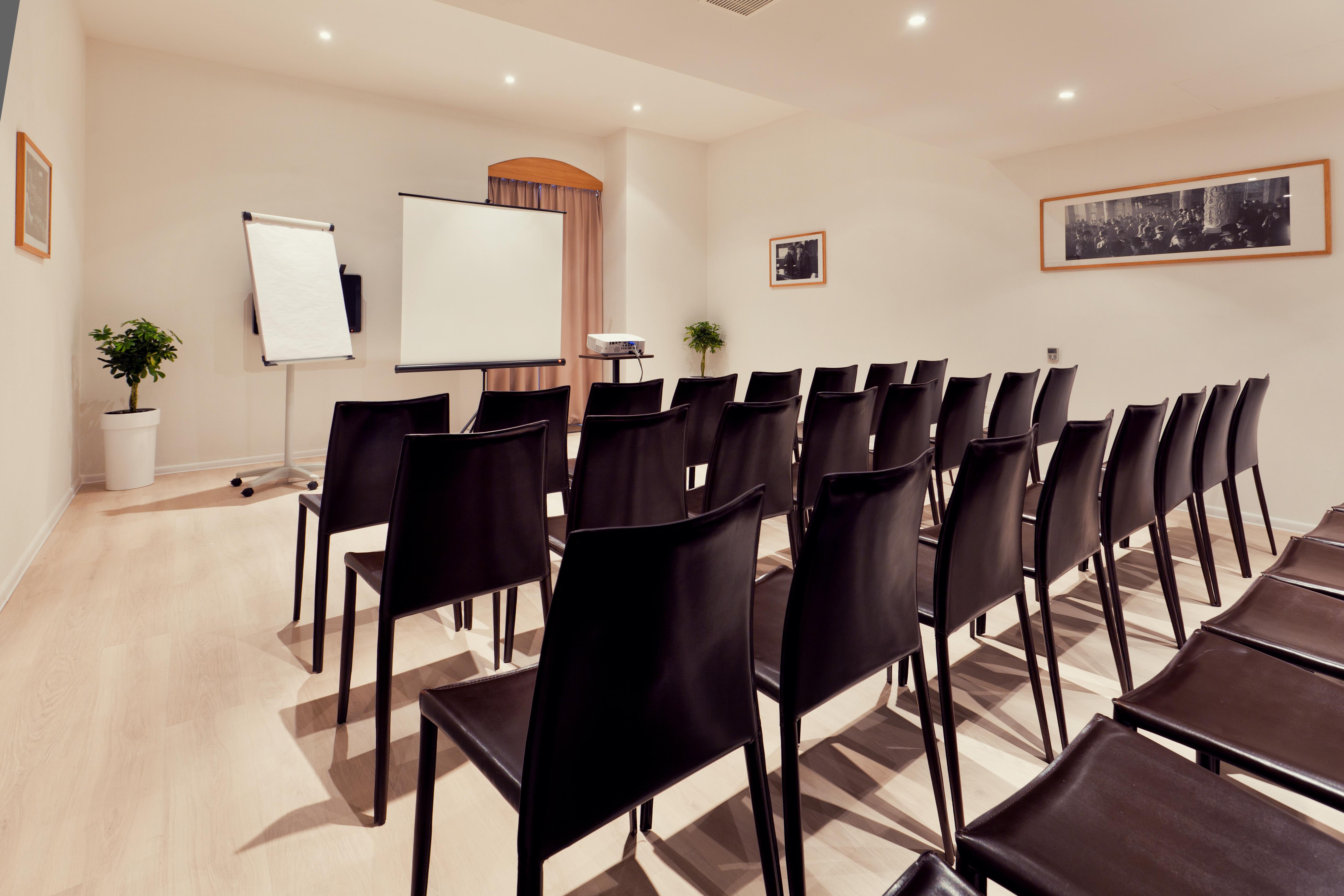 Great Polonia The Granary La Suite Hotel Wroclaw Luaran gambar Meeting room