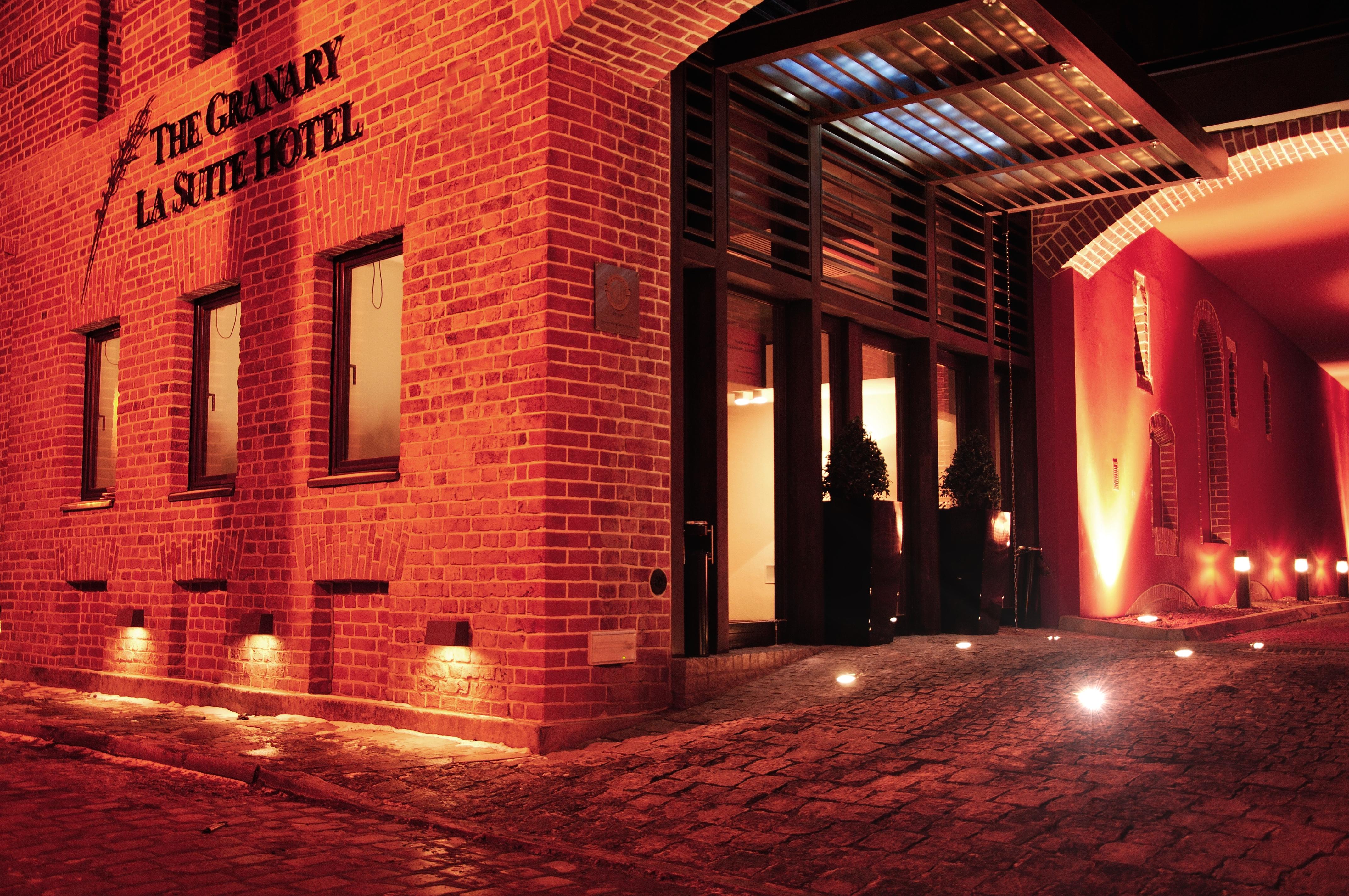 Great Polonia The Granary La Suite Hotel Wroclaw Luaran gambar The Cabaret La Coterie