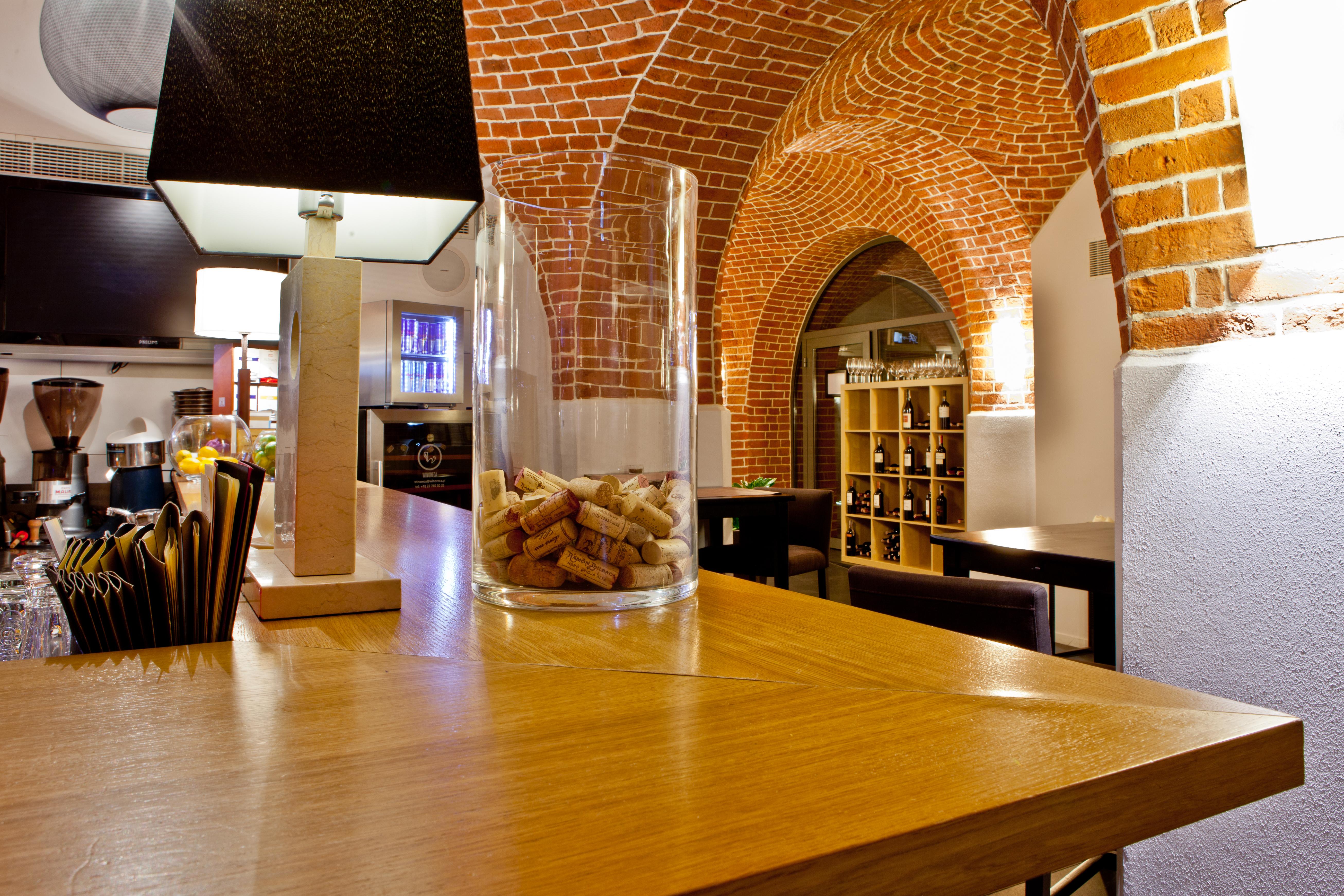 Great Polonia The Granary La Suite Hotel Wroclaw Luaran gambar Restaurant in the old town