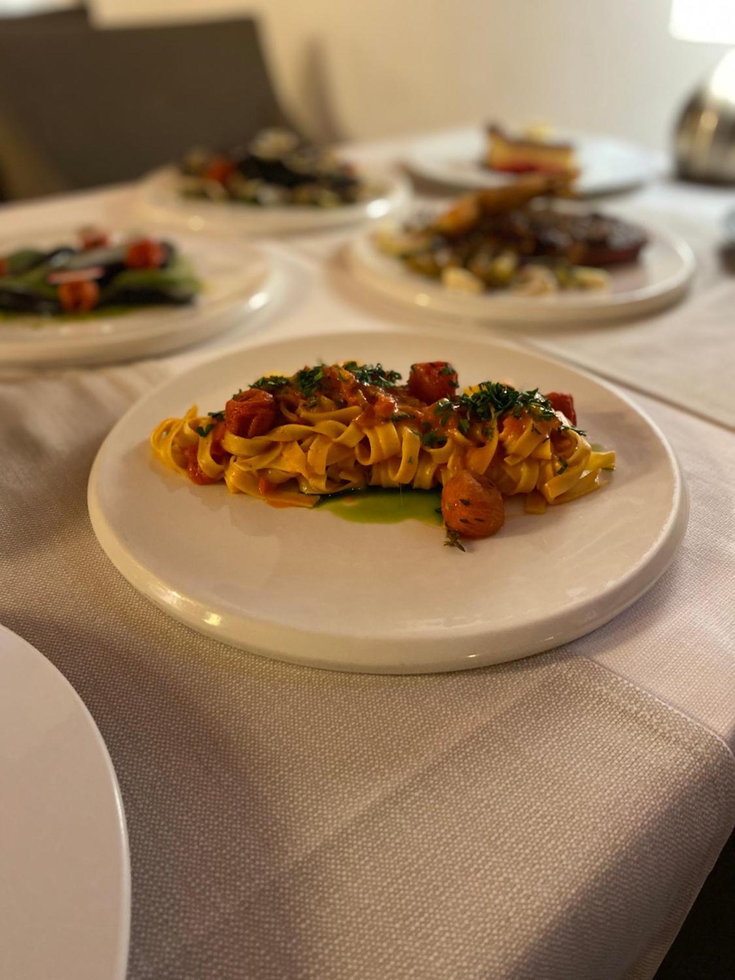 Great Polonia The Granary La Suite Hotel Wroclaw Luaran gambar Pasta